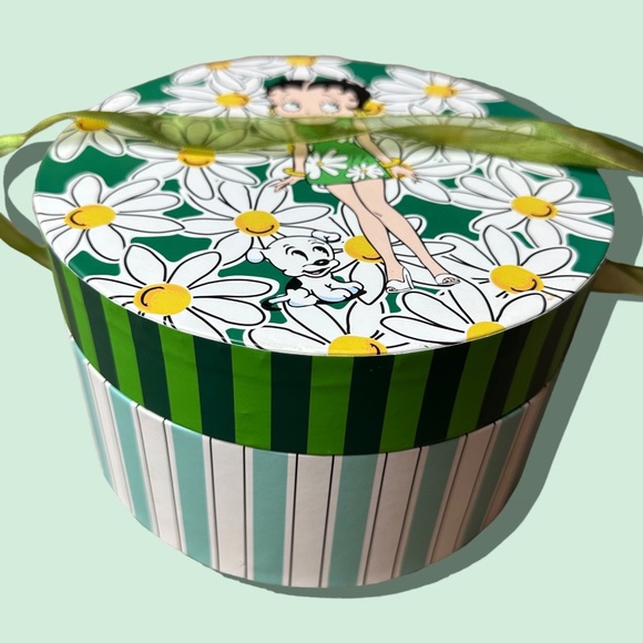 Vintage Betty Boop Green Stripe Daisy Round Paper Storage Box W/Ribbon Handle - Picture 2 of 7